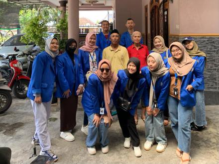 KKN Kelompok 02 Unmuh Jember Turut Andil dalam Pengembangan Usaha Tahu di Desa Krai